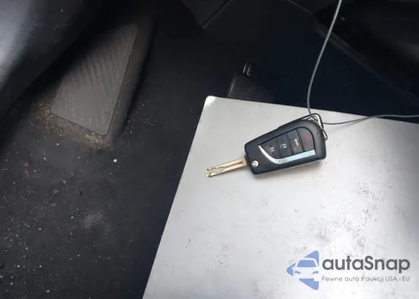 2020 Toyota Corolla Le z USA, uszkodzony, nr VIN 5YFEPRAE5LP102386